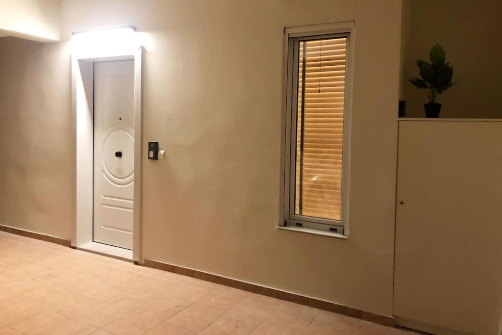 The Big Little One. Stylish & Convenient Apartment Heraklion Exteriör bild